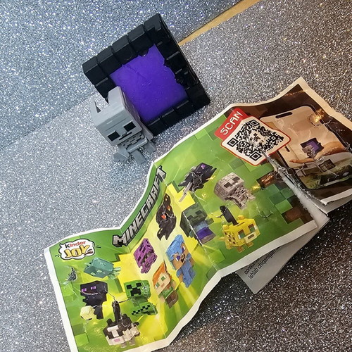 Minecraft Skeleton with Nether Portal Kinder Joy figure, damaged