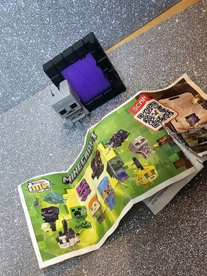 Minecraft Skeleton with Nether Portal Kinder Joy figure, damaged