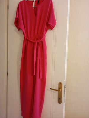 Jumpsuit like new, fuchsia, one size