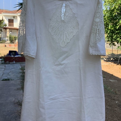 Mango mini dress Small used with applique embroidery beige