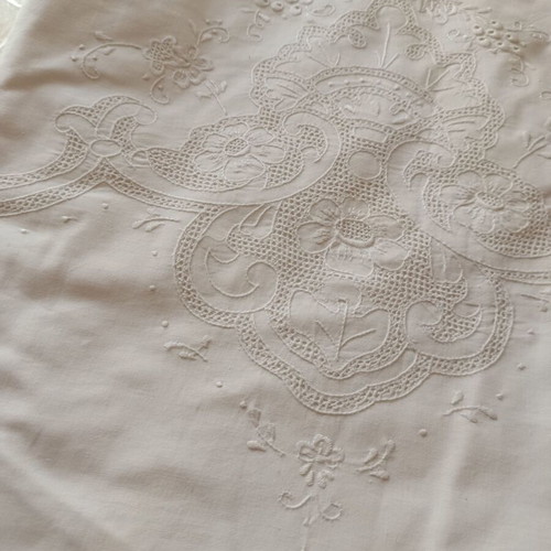 Handmade tablecloth with two cotton placemats new 2.25×2.70