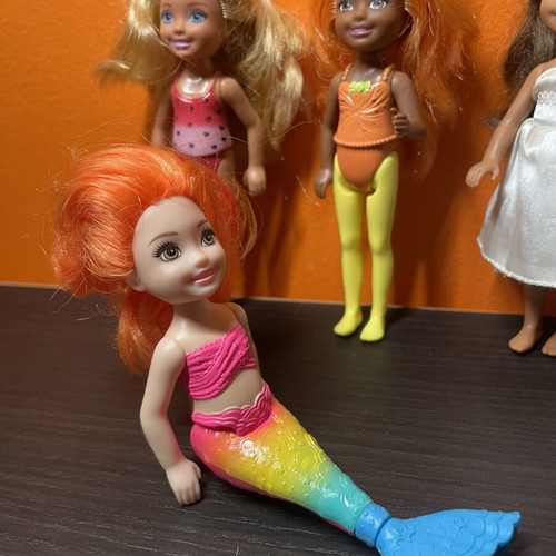 Barbie Chelsea doll set with 4 dolls and 1 mermaid, like new