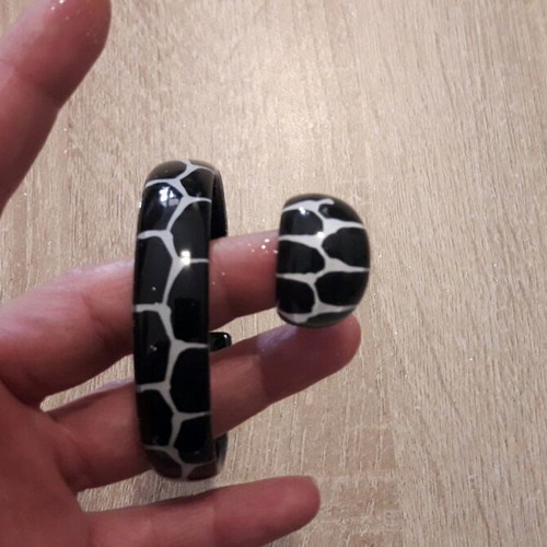 Jewelry set bracelet ring like new, plastic