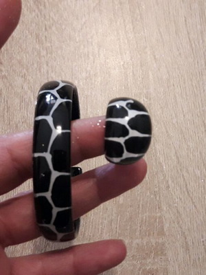 Jewelry set bracelet ring like new, plastic