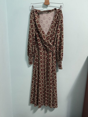 Mara's Collection Maxi Dress used, floral print burgundy ecru, size M