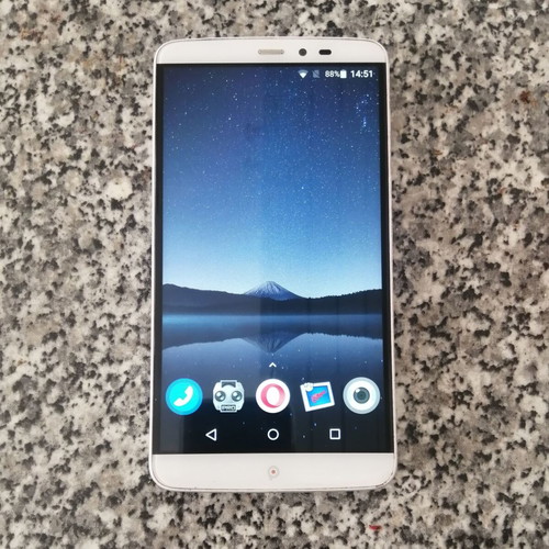 PPTV King 7S 3/32GB smartphone used with 3D screen and Android 5.1
