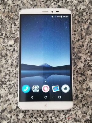 PPTV King 7S 3/32GB smartphone used with 3D screen and Android 5.1