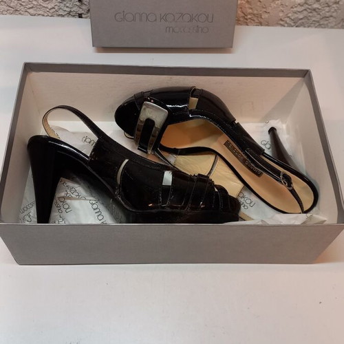 Gianna Kazakou women's pumps black patent leather size 37 like new