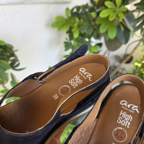 Ara high soft leather sandals with crystals size 39, like new, navy blue
