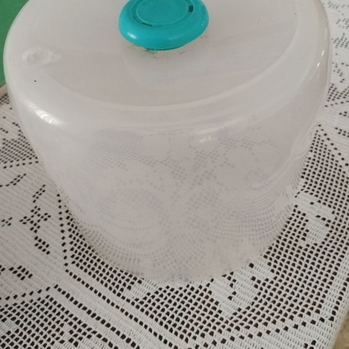 Aquatic sterilizer for 6-8 bottles used