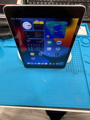 iPad Mini 4 used with small screen line