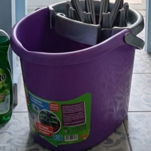 Scotch-Brite mop bucket with wringer, like new