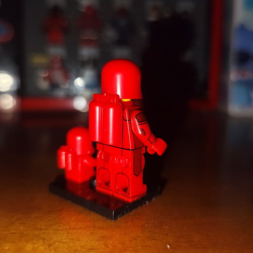 Red Astronaut minifigure with base and baby figure, Lepin