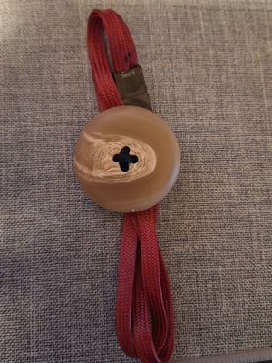 Bracelet like new with magnetic clasp red
