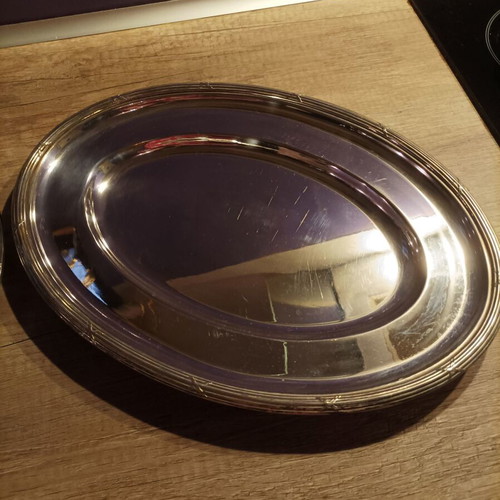 Set of two silver-plated trays used, oval and round