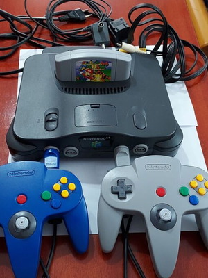 Nintendo 64 κονσόλα PAL μαύρη με 2 χειριστήρια μεταχειρισμένη