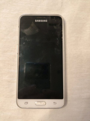 Samsung J3 (2016) used with broken screen for spare parts