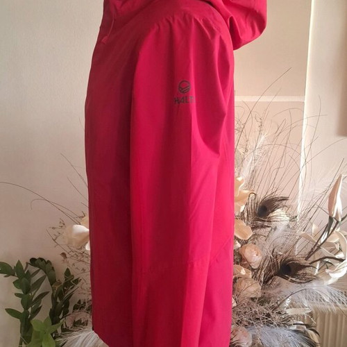 Halti jacket like new, red-raspberry with small marks