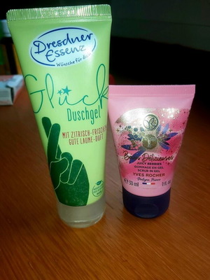 Bath set new with Dresdner Essenz shower gel and Yves Rocher scrub