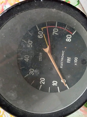 Fiat 124 tachometer used