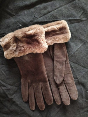 Suede gloves with fur lining size 7½ used, brown