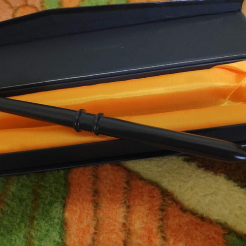 Harry Potter wand with Lord Voldemort collectible packaging