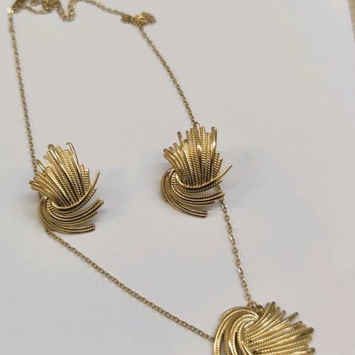 Jewelry set made of steel gold color new, necklace and earrings