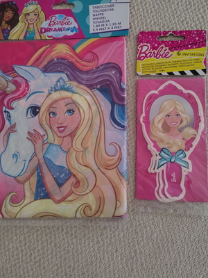 Τραπεζομάντηλο πάρτι Barbie και 6 προσκλήσεις καινούργια