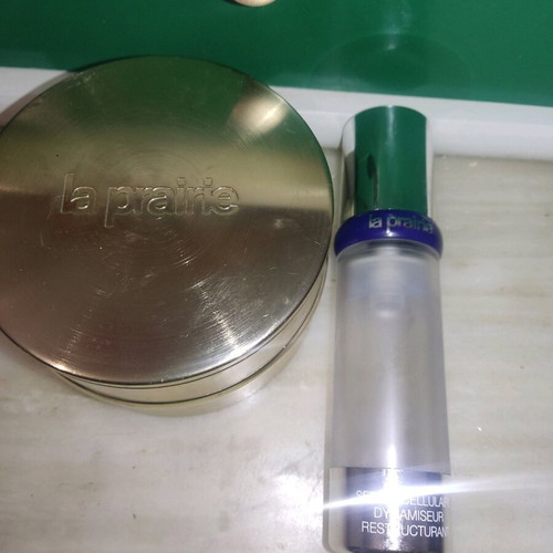 la prairie 2 empty bottles (package 30€)