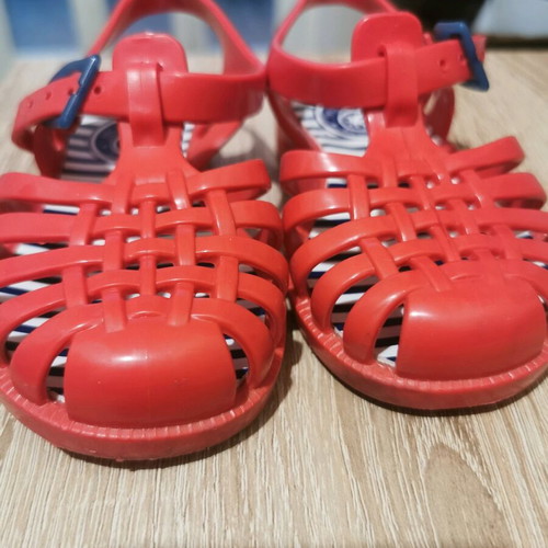 Meduse beach sandals like new, red, size 21