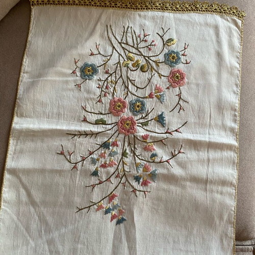 Tsevres with gold thread from Ioannina like new
