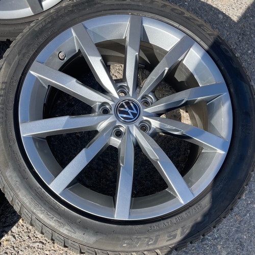Original Monterey rims like new for Volkswagen B8 with Pirelli tires