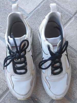Tommy Hilfiger Chunky Sneakers size 38 used, white
