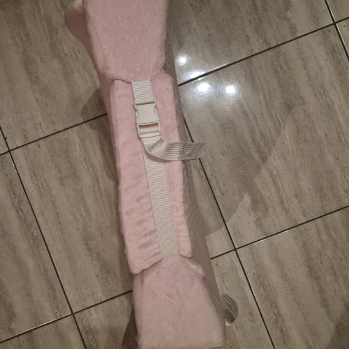 San Diego Bébé Eco-Nursing Pillow like new, pink