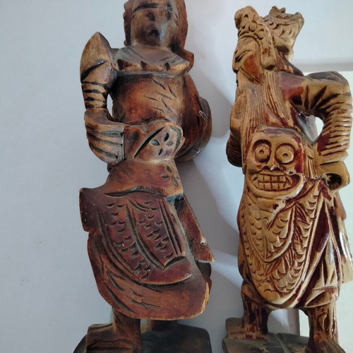 Wooden Chinese style figurines used, set of 2 pieces