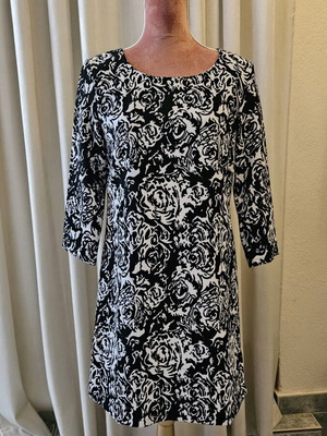 Sweet Miss black and white midi dress size S like new