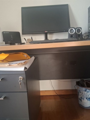 Γραφείο γωνιακό σαν καινούργιο