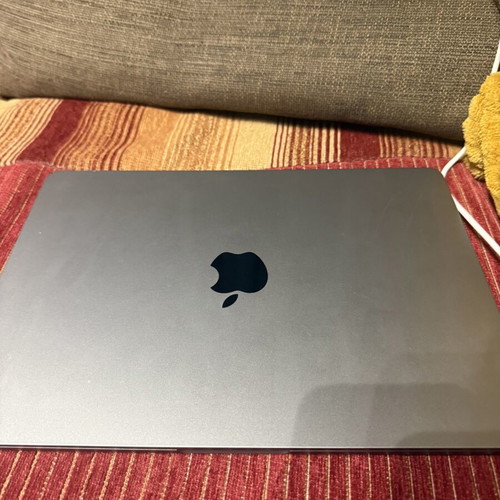 MacBook Air M3 13-inch 2024, 8GB RAM, like new