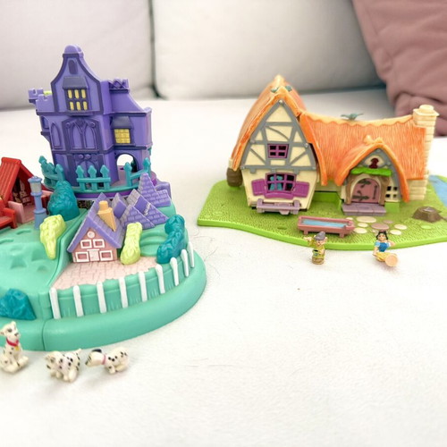Polly Pocket Snow White figures, like new, with lights