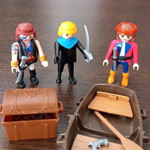 Playmobil old pirates used with broken boat parts
