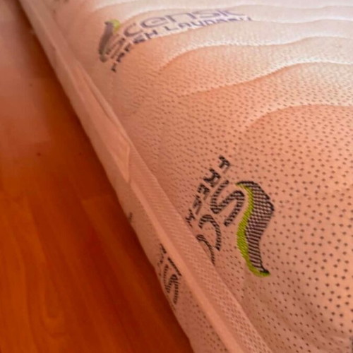 Double Anatomical Mattress with Memory Foam like new