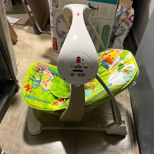 Fisher Price Relax like new with sounds, vibration and speeds for babies