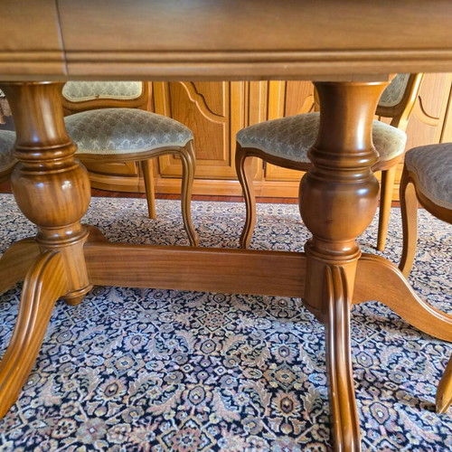 Classic solid walnut dining set like new with 6 chairs