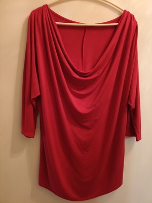 Women's red blouse used, 3/4 sleeves, fitted