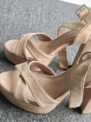 Wedding shoes pumps like new, 13 cm heel, beige, size 38