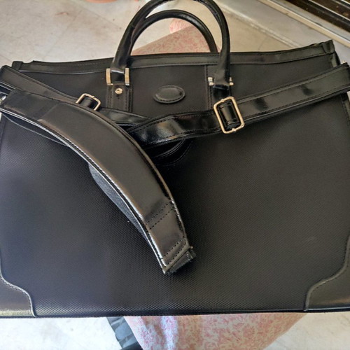 Unisex bag used in excellent condition, size 42x34x14 cm