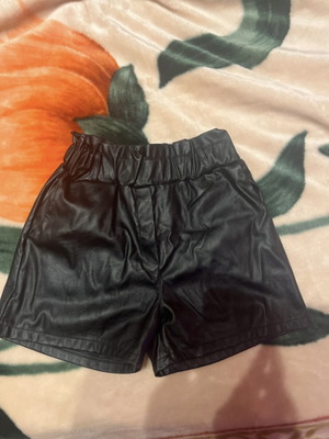 Leather shorts new size M 38 10