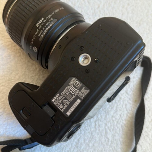 Nikon Digital Camera D3300 like new, charger missing