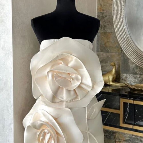 Wedding dress super mini ecru like new, satin with lace-up back