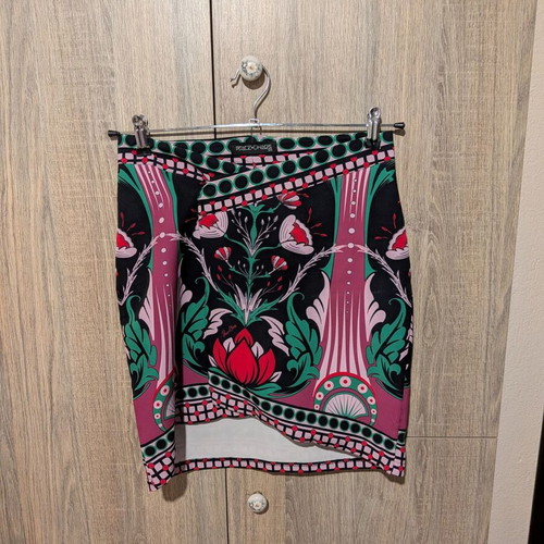 Mini skirt Peace and Chaos like new, multicolor
